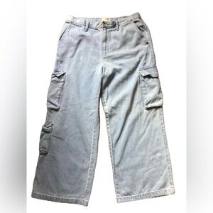 Universal Thread wide leg cargo jeans. 14R